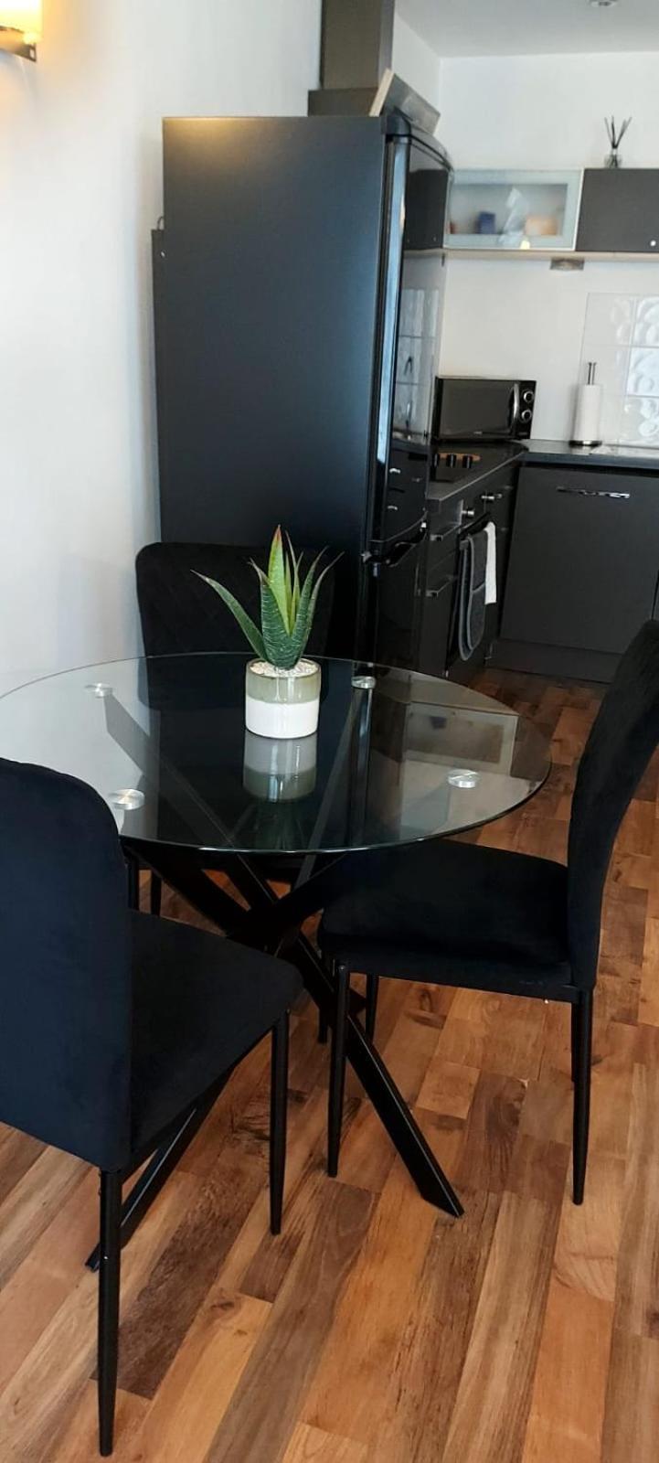 City Apartment In Great Location With A Balcony & Parking Possible - West One Sheffield Exterior photo