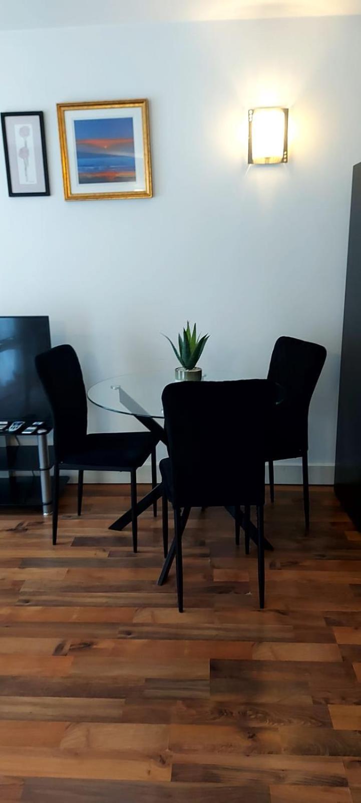 City Apartment In Great Location With A Balcony & Parking Possible - West One Sheffield Exterior photo